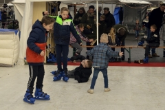 Meppel 14 dec. 2019: Kerstmarkt Zomerdijk gezellig en in trek