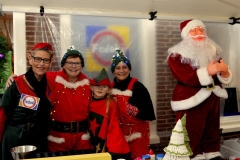 Meppel 14 dec. 2019: Natte Midwinter Nightshopping Woldstraat