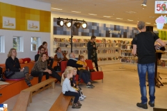 Meppel 16 nov. 2019: Kinderen genieten van voorstelling in bibliotheek