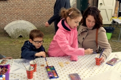 Meppel 19 okt. 2019: Kinderen vermaken zich in en rond molen De Weert