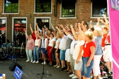 Meppel 29 juni 2019: Optreden koren op Prinsenplein gezellig en tropisch