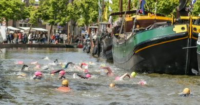 City Swim Grachtenfestival 2024, foto Leo de Harder en Quido van Hien