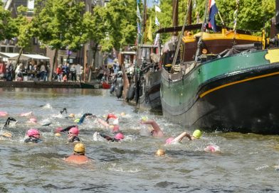 City Swim Grachtenfestival 2024, foto Leo de Harder en Quido van Hien