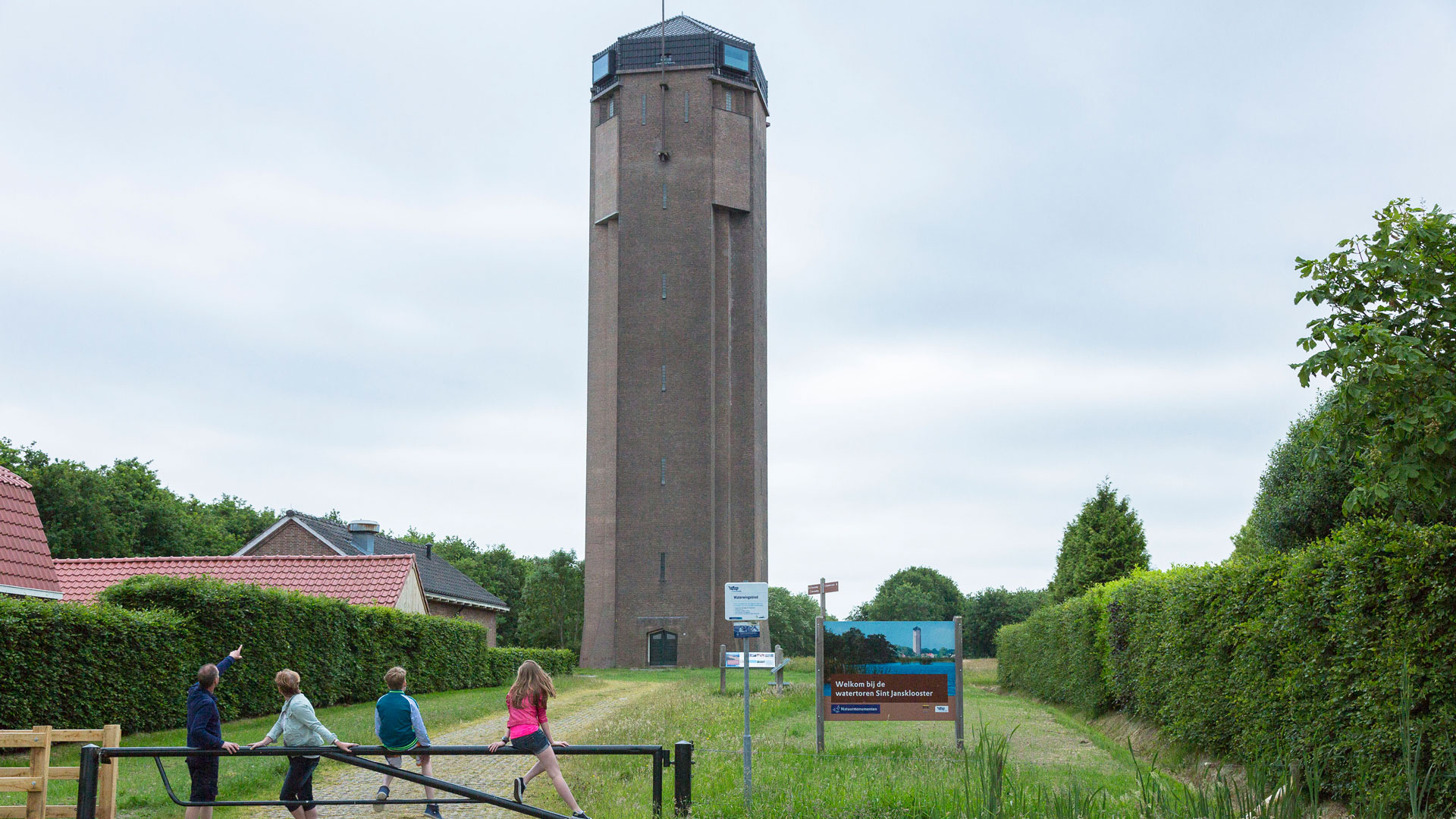 Watertoren Sint Jansklooster, foto Andries de la Lande Cremer