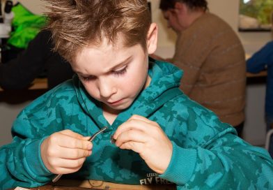 Braakballen pluizen voor jonge onderzoekers