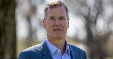 Nieuwe voorzitter Klaas de Vries wil Stedelijk Museum meer laten leven