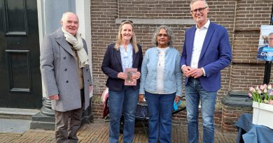 Boek over meedoen in Meppel overhandigd aan ChristenUnie