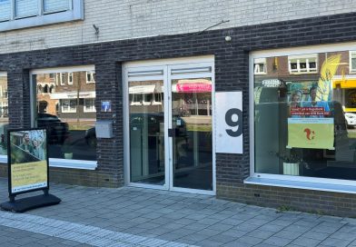 De schrik zat er dinsdagmorgen om 10.00 uur flink in toen medewerkers van de ASN Bank aan het Haagje in Hoogeveen ineens het pand moesten verlaten, omdat er een brand woedde tussen het systeemplafond.