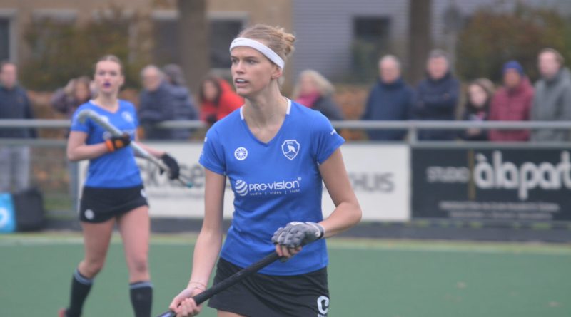 De hockeysters van HHC uit Hoogeveen hebben zondagmiddag koploper Epe getrakteerd op een forse nederlaag. HHC won voor eigen publiek met maar liefst 7-0.