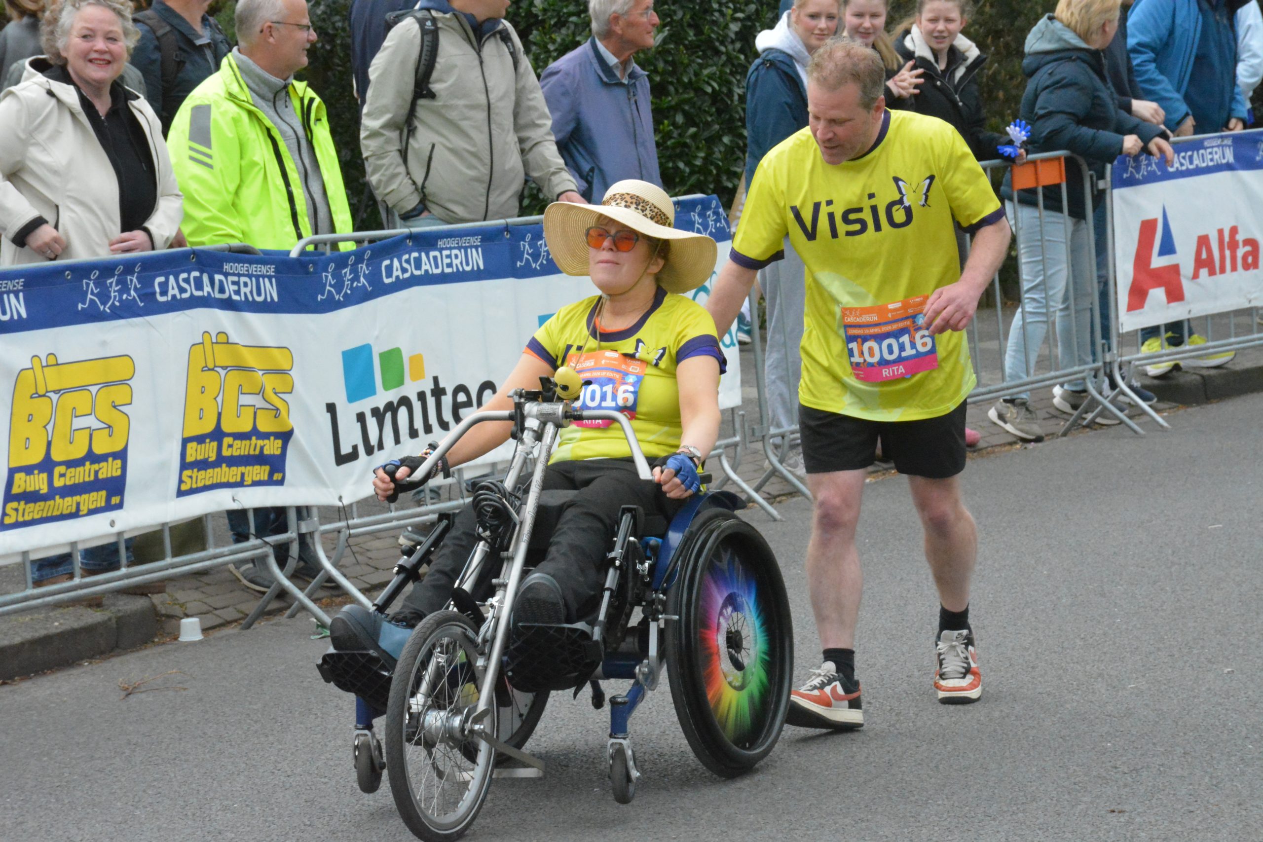 Zondagmiddag om 13.00 uur klonk het startschot voor de GigaG-run. Deelnemers met een fysieke, verstandelijke of zintuiglijke beperking glunderden van oor tot oor.