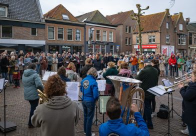 Meppel begint Pasen met paasjubel op Kerkplein