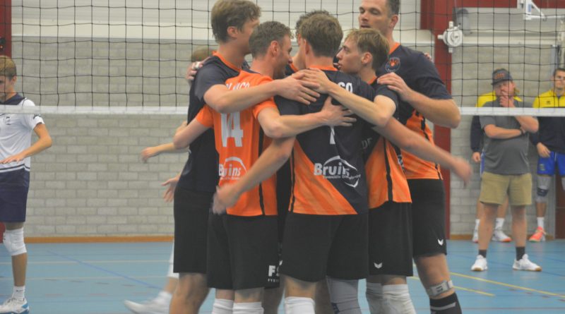 De volleyballers van Olhaco uit Hoogeveen zijn zaterdagmiddag in Tilburg gedegradeerd uit de Topdivisie.