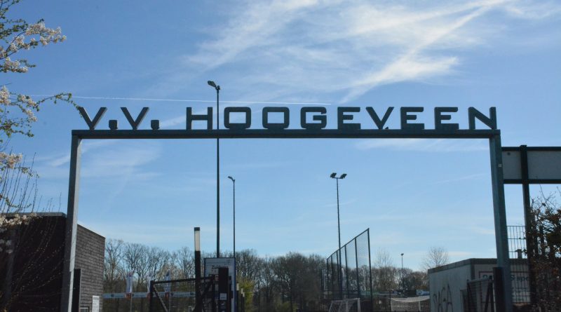 Robin Witte is komend seizoen de rechterhand van hoofdtrainer Björn Zwikker bij VV Hoogeveen. Witte zat sinds oktober 2025 zonder club.