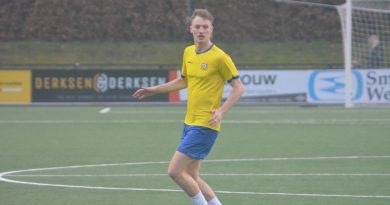 VV Staphorst kan wel weer een succesje gebruiken. De ploeg van trainer Richard Karrebelt verloor vier wedstrijden op rij en is in de 3e divisie A weggezakt naar de zesde plaats met 48 punten uit 30 wedstrijden.