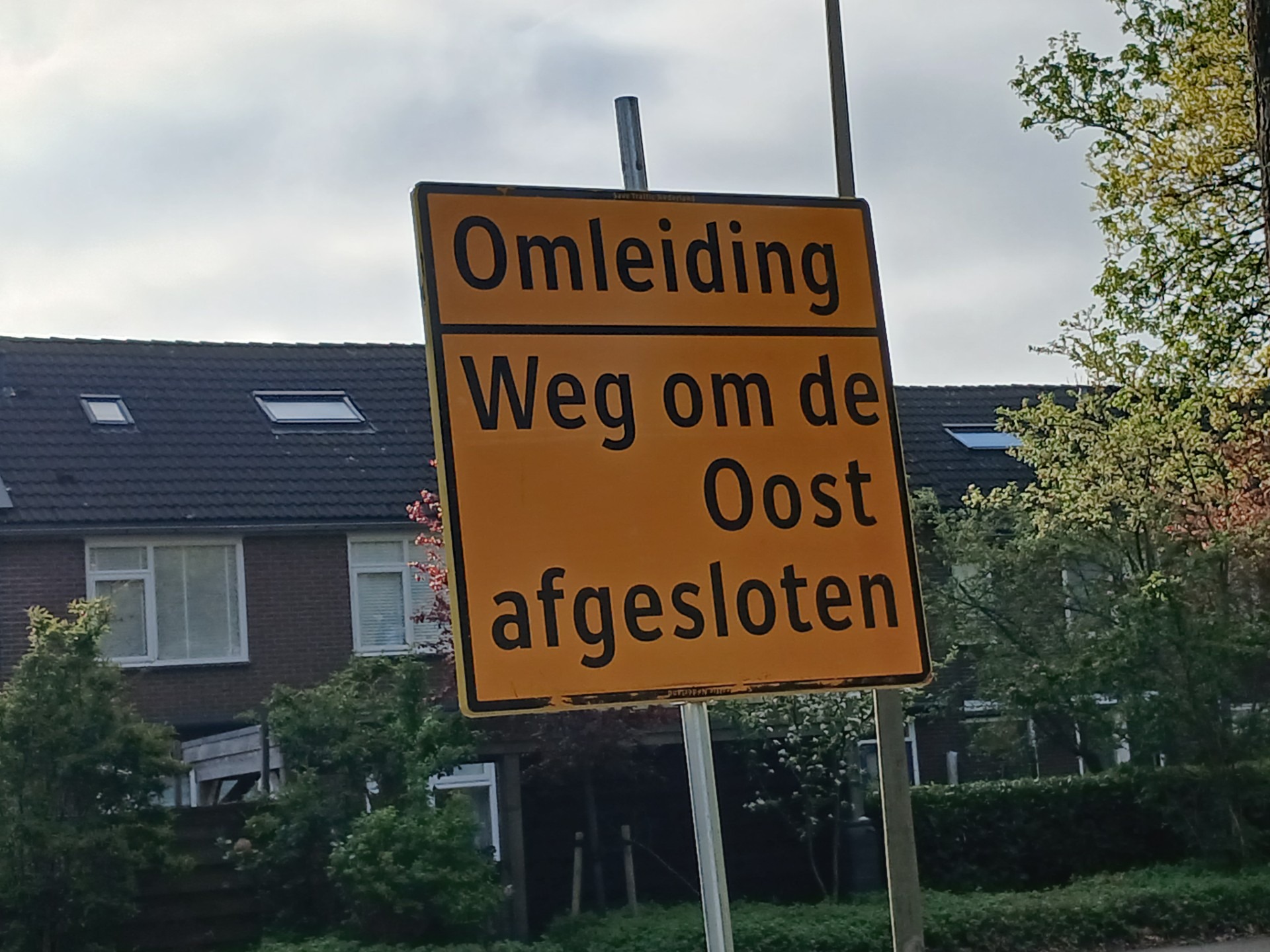 Op dinsdag 28 april zijn er in Hoogeveen werkzaamheden aan de weg. Er staan wegwerkzaamheden gepland bij De weg om de Oost. Op dinsdag 28 april tussen 9:30 en 15:00 uur zijn de brug Weg om de Oost en de Mr. Cramerwegtunnel afgesloten; er is een omleidingsroute.