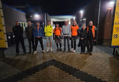 Wandeltocht van Staphorst naar Rijssen levert ruim 8.700 euro op: “Een recordtempo”