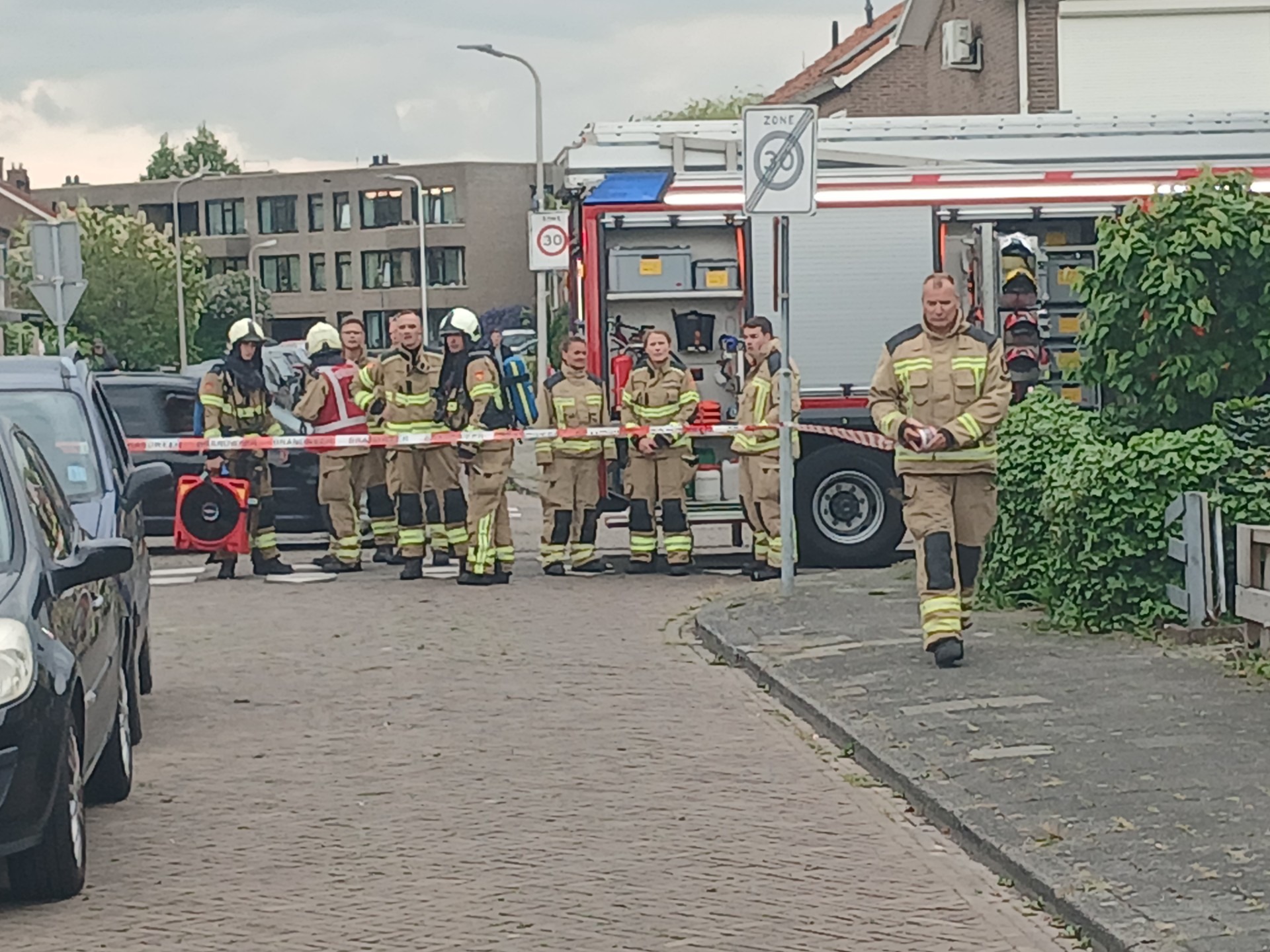 Brandweer rukt uit voor gaslekkage in de Huijgensstraat
