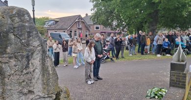 Net als op veel plaatsen in Nederland is ook in Zuidwolde maandagavond 4 mei herdacht. Ook in Zuidwolde werden slachtoffers herdacht die omgekomen zijn in oorlogssituaties en bij vredesmissies.