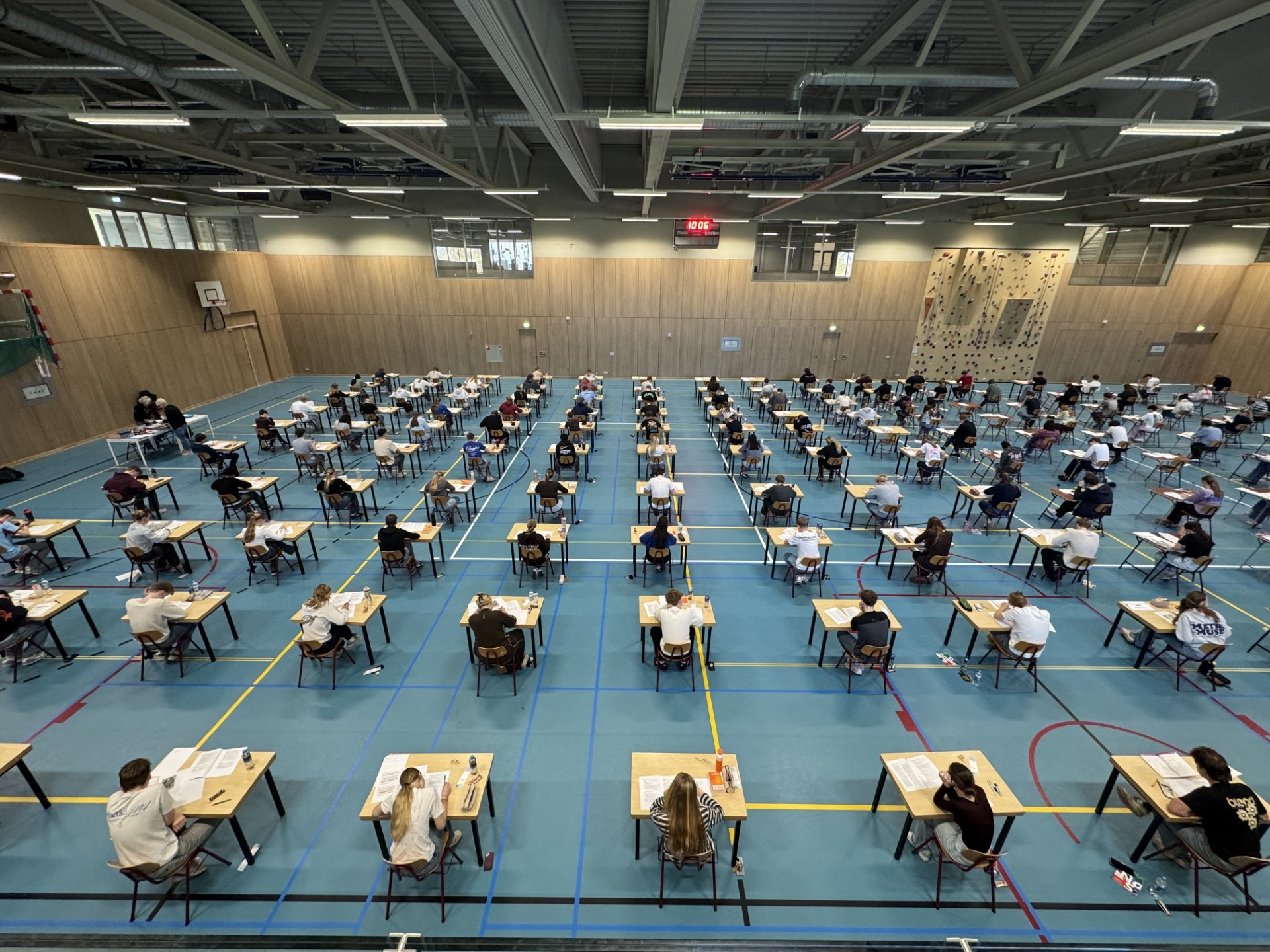 Er volgt een spannende periode voor de leerlingen van het voortgezet onderwijs, want vandaag gaan de examens van start.