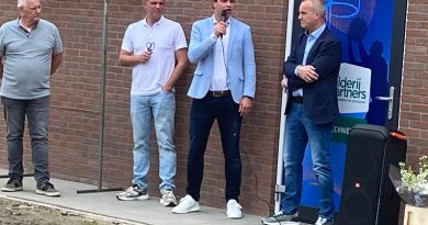 Het was afgelopen zaterdag een feestelijke dag voor korfbalvereniging HHV uit Hollandscheveld. De nieuwe kleedkamers zijn officieel geopend en de club vierde haar 65-jarige bestaan.