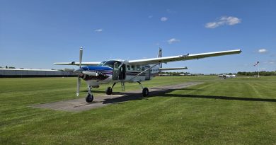 Op zondag zijn de nieuwe hangars en het clubhuis van Skydive op het vliegveld in Hoogeveen in gebruik genomen. De feestelijke opening vond plaats door wethouder Ronald Klok van de gemeente Hoogeveen.