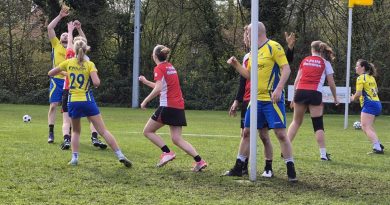 De korfbalverenigingen Thrianta uit Hoogeveen, HHV uit Hollandscheveld en KV Elko uit Elim strijden de komende weken om het kampioenschap. Thrianta gaat na twee speelronden aan de leiding, maar het is nog lang niet gespeeld wie er met de titel aan de haal zal gaan.