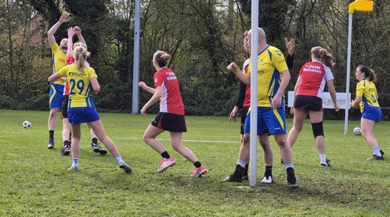 De korfbalverenigingen Thrianta uit Hoogeveen, HHV uit Hollandscheveld en KV Elko uit Elim strijden de komende weken om het kampioenschap. Thrianta gaat na twee speelronden aan de leiding, maar het is nog lang niet gespeeld wie er met de titel aan de haal zal gaan.