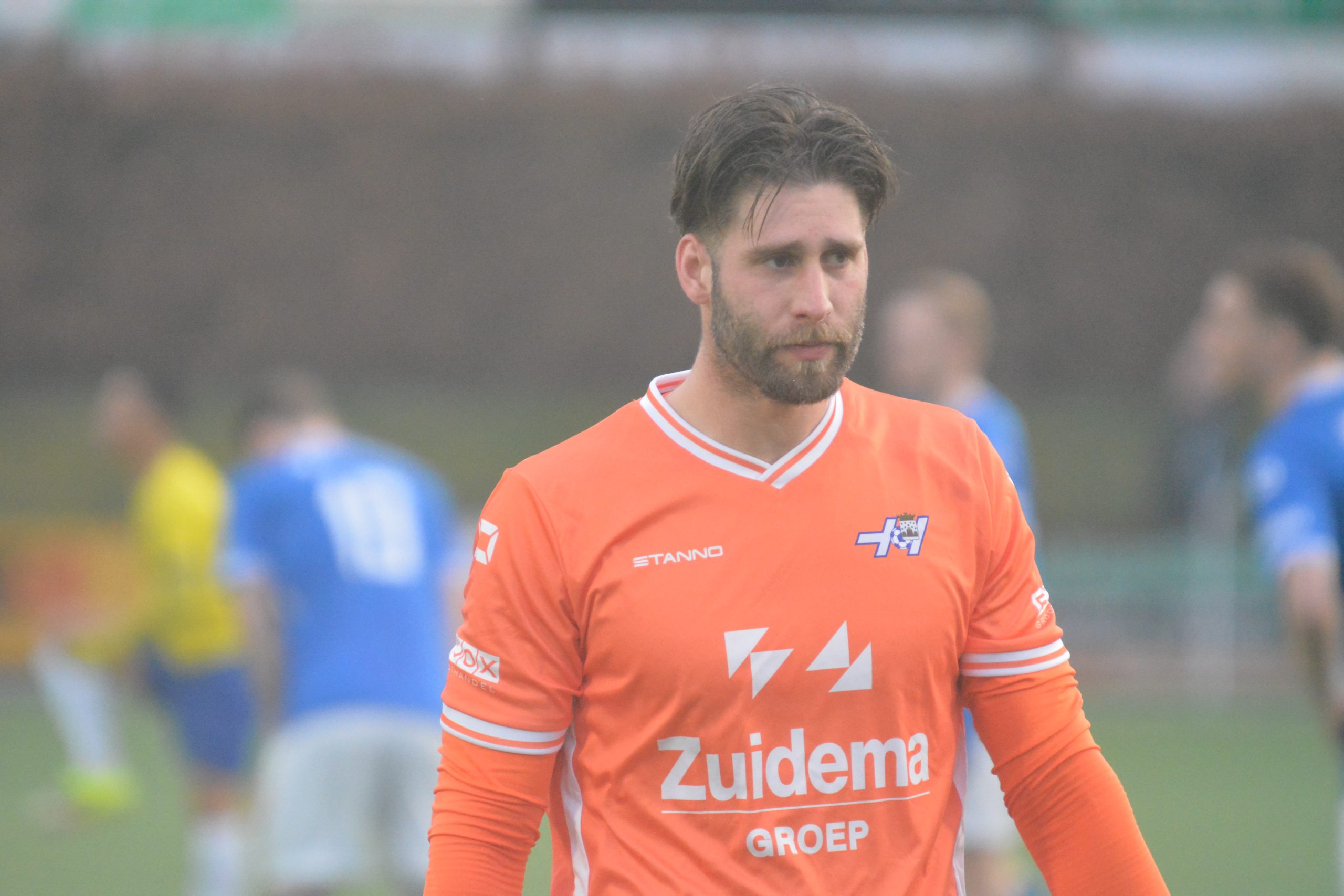 Het zo goed als 'veilig' gespeelde VV Hoogeveen kan zich in de derde divisie A de resterende drie wedstrijden gaan richten op de ontknoping van de derde periodetitel. De ploeg van trainer Björn Zwikker staat in de strijd van die derde periode nu derde en zaterdagavond komt VV Eemdijk, de huidige nummer twee van die derde periode, op bezoek op het sportpark Bentinckspark.