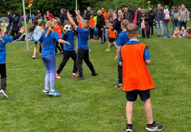 Woensdagmiddag organiseerde korfbalvereniging Thrianta uit Hoogeveen het jaarlijkse schoolkorfbaltoernooi. Ook de editie van 2026 bleek een groot succes.