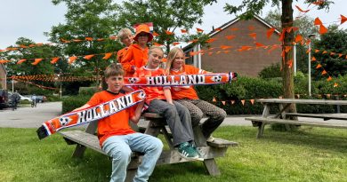 Ruíz en Djurre brengen WK-koorts naar de Breitnerhof in Meppel: 1.500 meter aan vlaggenlijnen