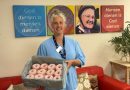 Afgelopen vrijdag was het donutdag bij het Leger des Heils. Donutdag is een feestelijke dag waarop het Leger des Heils door heel Nederland gratis donuts en koffie uitdeelt. Het evenement is bedoeld om buurtbewoners met elkaar in contact te brengen en gezelligheid in de wijk te stimuleren.
