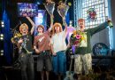 Grunge en alternatieve rockband RØSTED uit Hoogeveen heeft zich zondag 28 juni 2026 geplaatst voor het landelijke POPSPOT-traject. De Hoogeveense singer-songwriter Maud ging naar huis met de publieksprijs. POPSPOT Drenthe is een coachingsprogramma dat zich richt op jonge muzikanten, bands en producers die serieus werk maken van hun muziek. (Foto’s K&C)