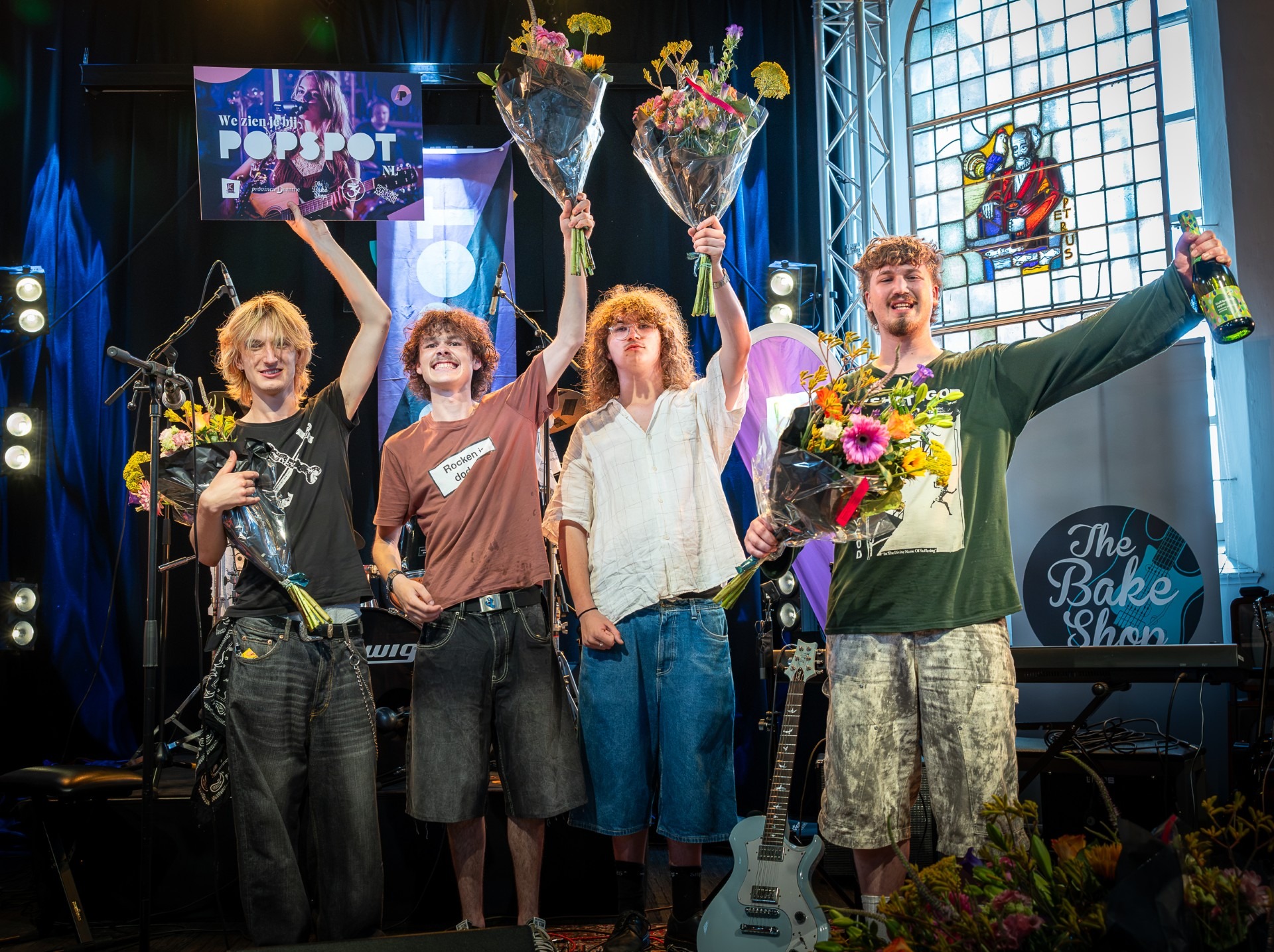 Grunge en alternatieve rockband RØSTED uit Hoogeveen heeft zich zondag 28 juni 2026 geplaatst voor het landelijke POPSPOT-traject. De Hoogeveense singer-songwriter Maud ging naar huis met de publieksprijs. POPSPOT Drenthe is een coachingsprogramma dat zich richt op jonge muzikanten, bands en producers die serieus werk maken van hun muziek. (Foto’s K&C)