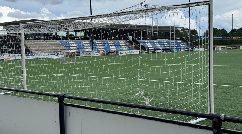De jeugdopleiding van FC Meppel en VV Hoogeveen scoort goed. In de top 500 van de beste jeugdopleidingen van Nederland staan ook vv De Weide, SJO FC Zuidwolde en HZVV genoteerd.