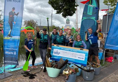 Bijna 100 kilo afval uit Meppeler grachten tijdens Clean Up Tour