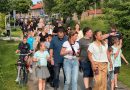 Dinsdag is de avondvierdaagse in Hoogeveen van start gegaan. Ruim 3.000 deelnemers doen mee aan het jaarlijkse wandelevenement. Ook dit jaar zijn de afstanden de 5 en de 10 kilometer.