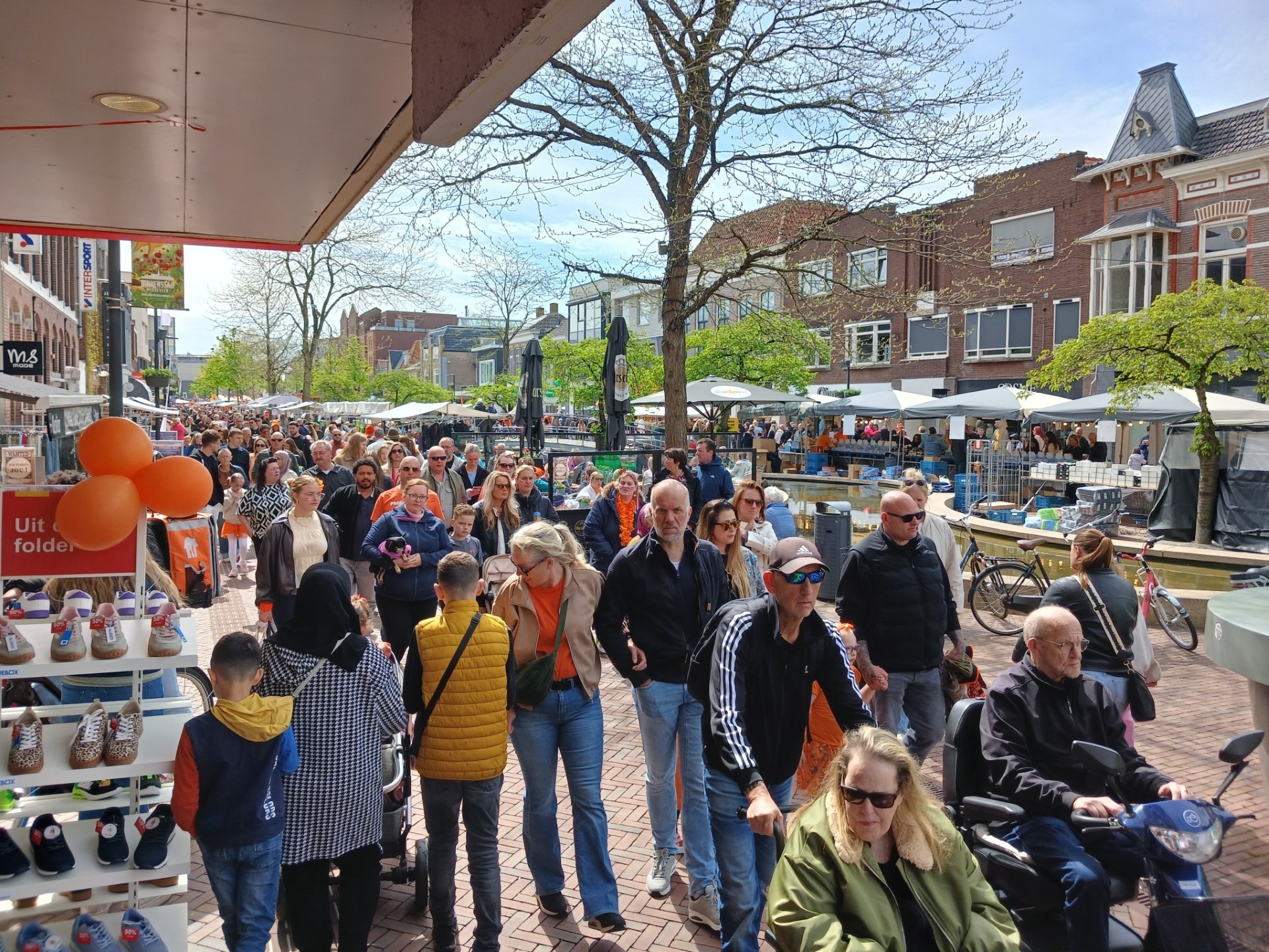 De zomervakantie staat voor de deur en dat betekent dat in Hoogeveen de jaarlijkse Pulledagen weer voor de deur staan. Normaal zijn er zes Pulledagen, maar dit jaar zijn het er zeven. Ook op donderdag 20 augustus als hier de vakantie is afgelopen is er nog een extra Pulledag.