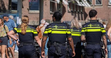 Politie handhaaft op fietsverbod in centrum van Meppel