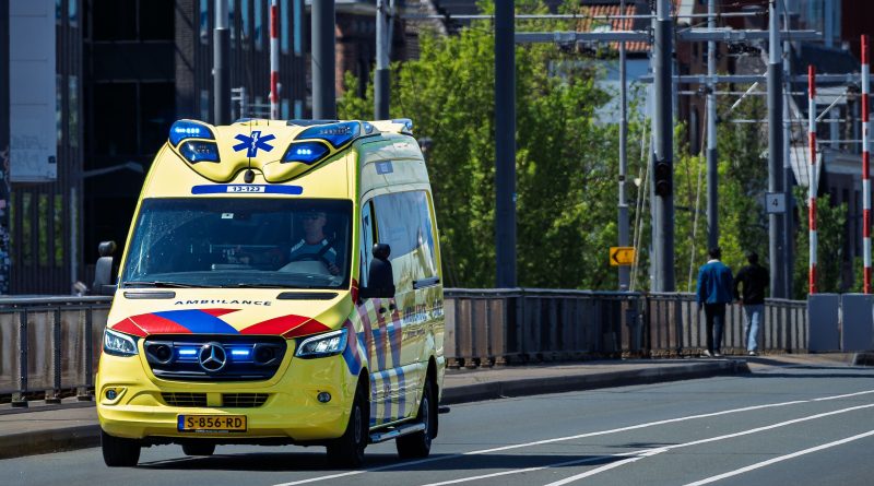 Maandagochtend is een auto over de kop geslagen op de Van Limburg Stirumstraat in Hoogeveen. (Foto Pexels)
