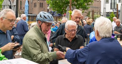 In beeld: Fiets4Daagse Meppel met honderden deelnemers van start