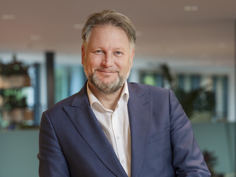 In december neemt Martijn Dadema afscheid als gedeputeerde van de provincie Overijssel. De politicus van GroenLinks is voorgedragen om de nieuwe dijkgraaf te worden van Waterschap Drents Overijsselse Delta (WDODelta). Wie Dadema als gedeputeerde van Overijssel opvolgt, is nog niet bekend. (Foto WDODelta)