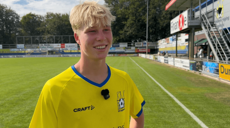 Tussen twee vakanties in debuteert Max (17) in Staphorst 1: “De volgende keer gaat die kopkans erin”