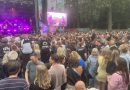 Zaterdag was het Stadsfestival in Hoogeveen. Ruim 11.000 bezoekers kwamen naar het Steenbergerpark om te genieten van muziek en show. Optredens van Chef Special en The Dirty Daddies waren het hoogtepunt.