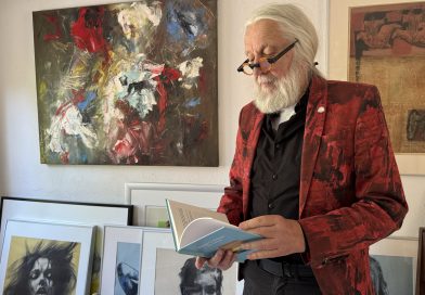 Docent Hein van Bommel (75) viert vijftig jaar Stad en Esch met verhalenbundel: “Ik voel me eigenlijk een volwassen puber”