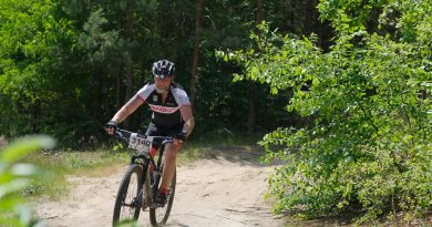 Afgelopen maandagavond was er in Ruinerwold de jaarlijkse MTB Streetrace in Ruinerwold. In totaal denderden 133 mountainbikers vol enthousiastme over het parcours. (Foto Pexels)
