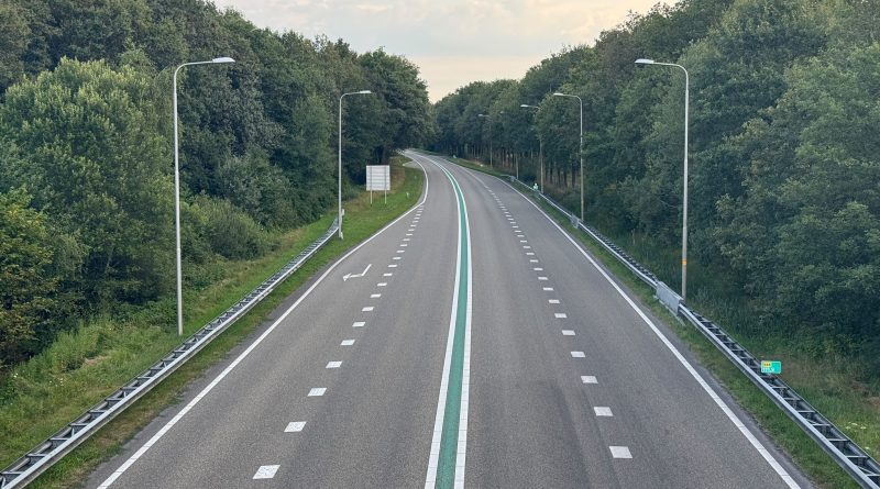 De N48 is vanaf maandag 3 augustus tot en met zaterdag 29 augustus in beide richtingen afgesloten tussen knooppunt Hoogeveen richting Balkbrug. De afsluiting is noodzakelijk vanwege grootschalige werkzaamheden aan het asfalt. Zuidwolde en omliggende dorpen blijven via omleidingen bereikbaar.