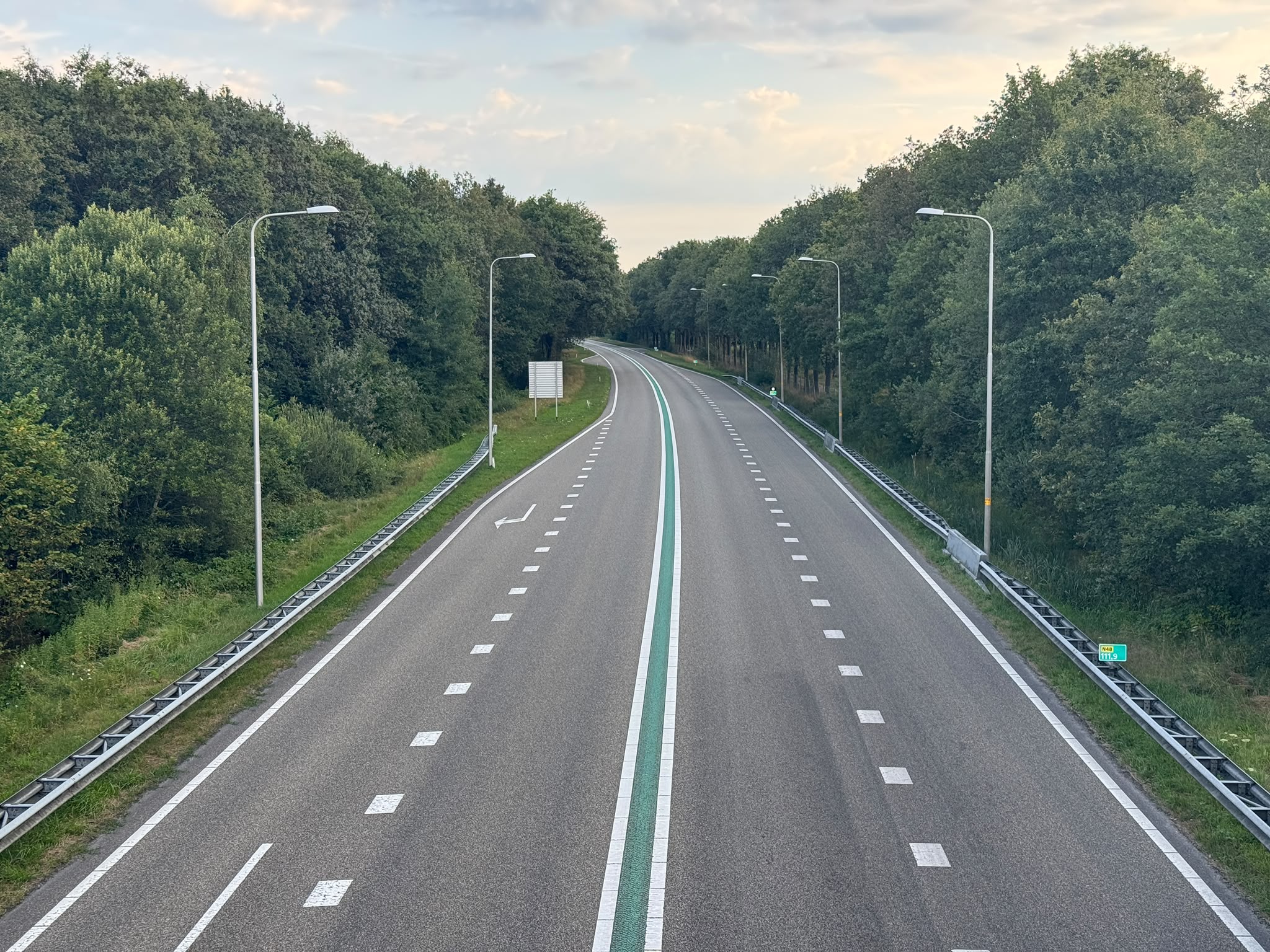 De N48 is vanaf maandag 3 augustus tot en met zaterdag 29 augustus in beide richtingen afgesloten tussen knooppunt Hoogeveen richting Balkbrug. De afsluiting is noodzakelijk vanwege grootschalige werkzaamheden aan het asfalt. Zuidwolde en omliggende dorpen blijven via omleidingen bereikbaar.
