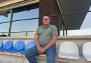 Na twaalf jaar komt er in november een einde aan het voorzitterschap van Carlo van der Weij (55) bij VV Hoogeveen. Hij laat een vereniging achter die volgens hem klaar is voor een volgende stap. Het eerste zondagelftal speelt in de derde divisie en de jeugdopleiding behoort inmiddels tot de beste honderdvijftig van Nederland.