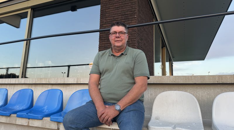 Na twaalf jaar komt er in november een einde aan het voorzitterschap van Carlo van der Weij (55) bij VV Hoogeveen. Hij laat een vereniging achter die volgens hem klaar is voor een volgende stap. Het eerste zondagelftal speelt in de derde divisie en de jeugdopleiding behoort inmiddels tot de beste honderdvijftig van Nederland.
