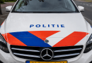 Twee mensen zijn dinsdagavond gewond geraakt bij een eenzijdig ongeval op de Riegshoogtendijk in Hollandscheveld. In de auto zaten een man, een vrouw en een baby.